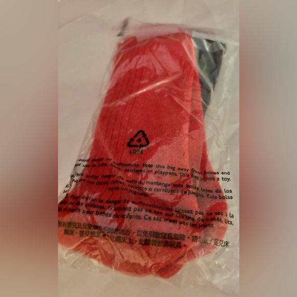 NWT J Crew Red & Black Ribbed Men’s Socks - Picture 3 of 5